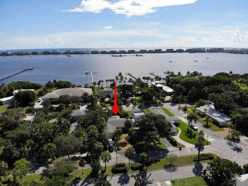 922 S Palmway, Lake Worth Beach, FL, 33460-5106 | Card Image
