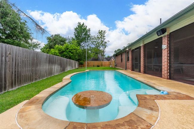 9 Cay Ct, House other with 3 bedrooms, 2 bathrooms and 2 parking in Angleton TX | Image 5