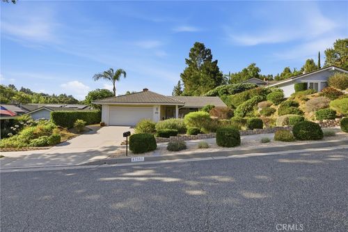 27383 Oak Summit Rd, Agoura Hills, CA, 91301-3631 | Card Image