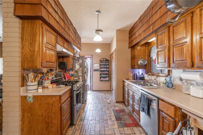 1101 E Chickasaw St, House other with 3 bedrooms, 2 bathrooms and null parking in Wynnewood OK | Image 8