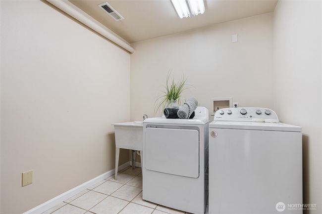 22109 93 Rd Pl W, House other with 3 bedrooms, 3 bathrooms and 2 parking in Edmonds WA | Image 11