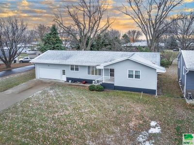 814 Shannon Dr, House other with 3 bedrooms, 3 bathrooms and null parking in Sloan IA | Image 1