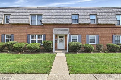 c303-2793 Pease Drive, Rocky River, OH, 44116 | Card Image