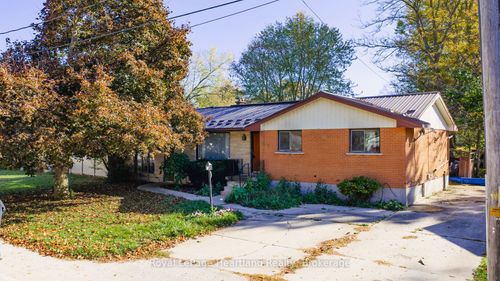 {{alt}} | Card Image