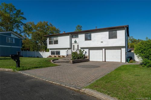 7 Birch Ct, Orangeburg, NY, 10962-2829 | Card Image