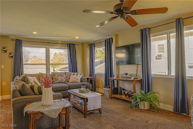 131 Maple St Sw, Townhouse with 3 bedrooms, 1 bathrooms and null parking in Sugarcreek OH | Image 5