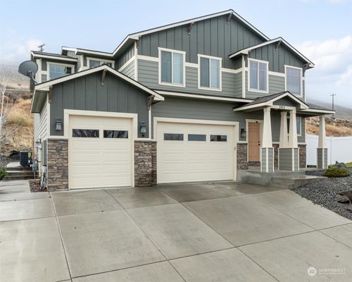 5905 Velonia Drive, West Richland, WA, 99353 | Card Image