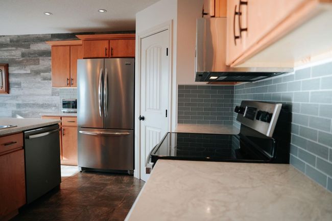 822 28 St, Home with 3 bedrooms, 3 bathrooms and 3 parking in Wainwright AB | Image 36