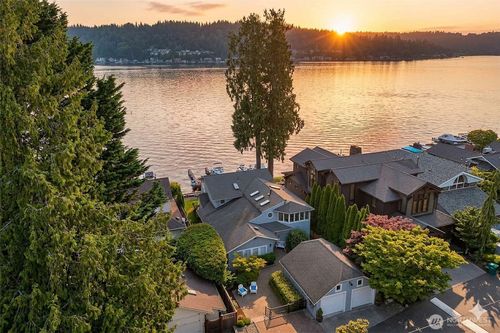 18846 Se 42nd St, Issaquah, WA, 98027-9366 | Card Image