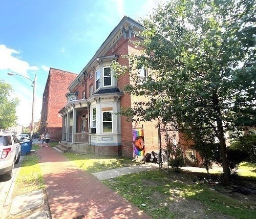 40 Byers St, Springfield, MA, 01105-2557 | Card Image