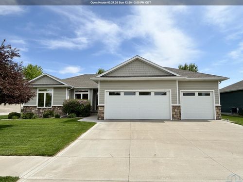 642 Bluestem Trl, Dakota Dunes, SD, 57049-5451 | Card Image