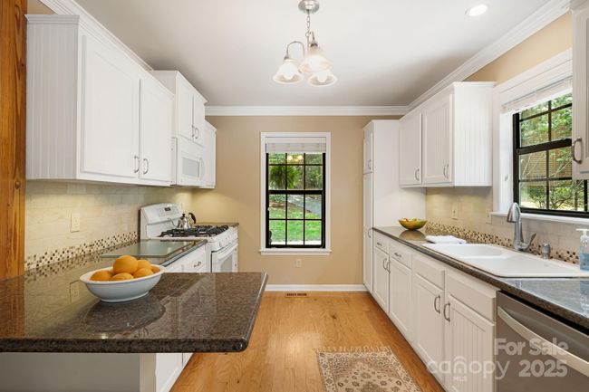 212 Riva Ridge Dr, House other with 4 bedrooms, 3 bathrooms and null parking in Fairview NC | Image 11