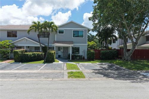 201 Nw 106th Ter, Pembroke Pines, FL, 33026 | Card Image