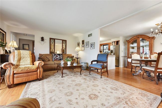 1609 Zeuger St, House other with 3 bedrooms, 3 bathrooms and 2 parking in Glenshaw PA | Image 6