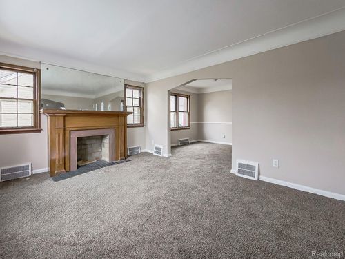 18242 Mendota St, Detroit, MI, 48221-1945 | Card Image