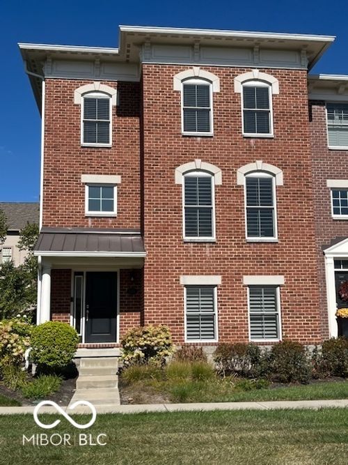 2454 Gwinnett St, Carmel, IN, 46032-8395 | Card Image