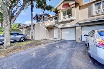 2203 - 2203 Discovery Cir West, Townhouse with 2 bedrooms, 2 bathrooms and null parking in Deerfield Beach FL | Image 2