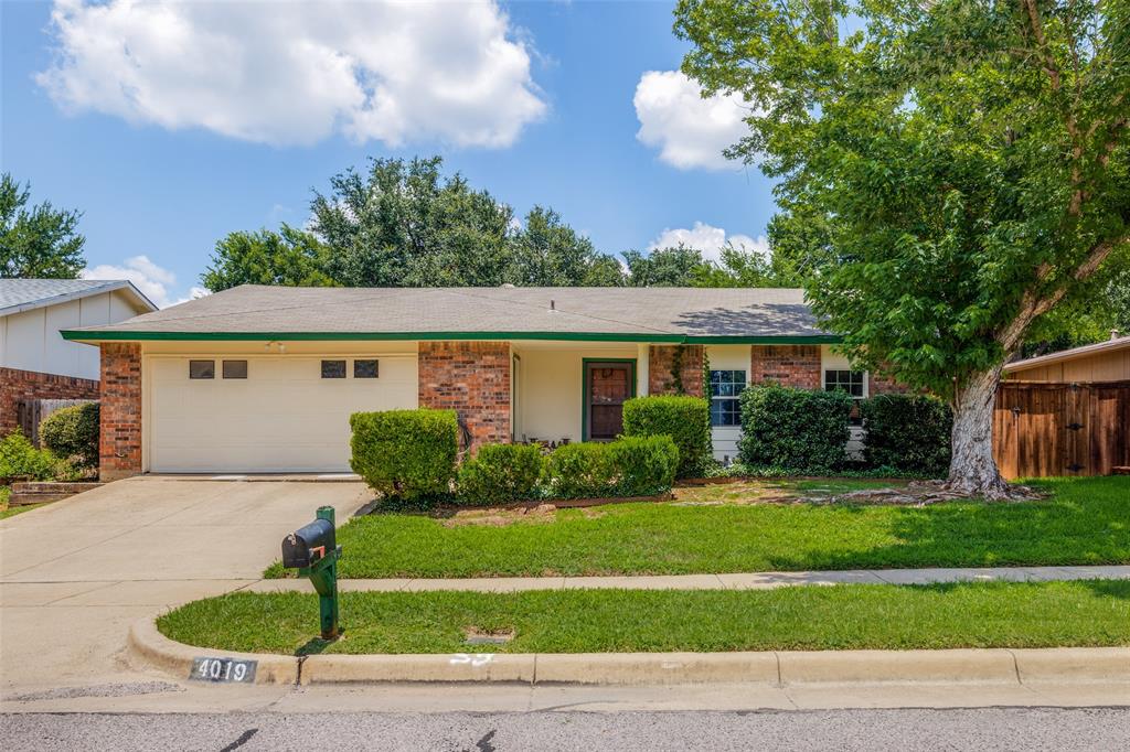 Brookmoor Dr, Arlington, TX 76016