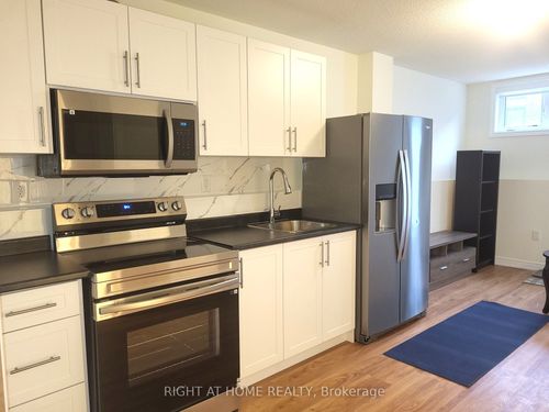 56 Singhampton Rd, Kleinburg, ON, L4H5J6 | Card Image