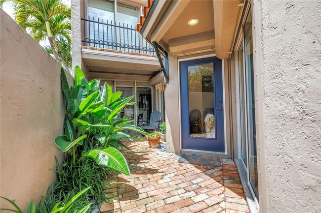 APT-1 - 200 Cocoanut Ave, Condo with 2 bedrooms, 3 bathrooms and null parking in SARASOTA FL | Image 4