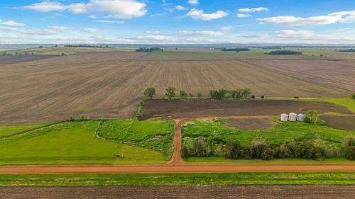 48239 279th St Street, Canton, SD, 57013-5500 | Card Image