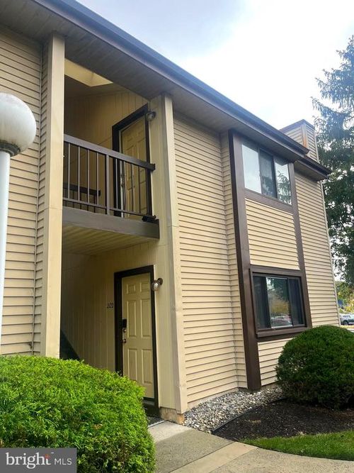 204 Lucas Ln, VOORHEES, NJ, 08043-2550 | Card Image