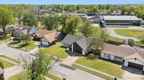 10134 E 25th St, Tulsa, OK, 74129-7412 | Card Image