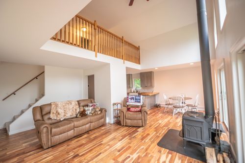 28 Lightning Ledge Way, Wilmington, VT, 05363-8857 | Card Image