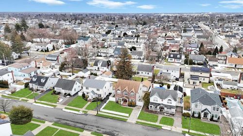 25 Virginia Ave, Plainview, NY, 11803-3435 | Card Image