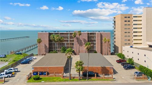 704-4334 Ocean Dr, Corpus Christi, TX, 78412-2555 | Card Image