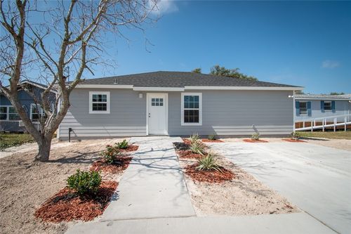905 N Pearl St, Rockport, TX, 78382-4243 | Card Image