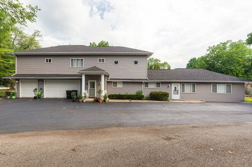 520 S Main St, Wauconda, IL, 60084-3478 | Card Image