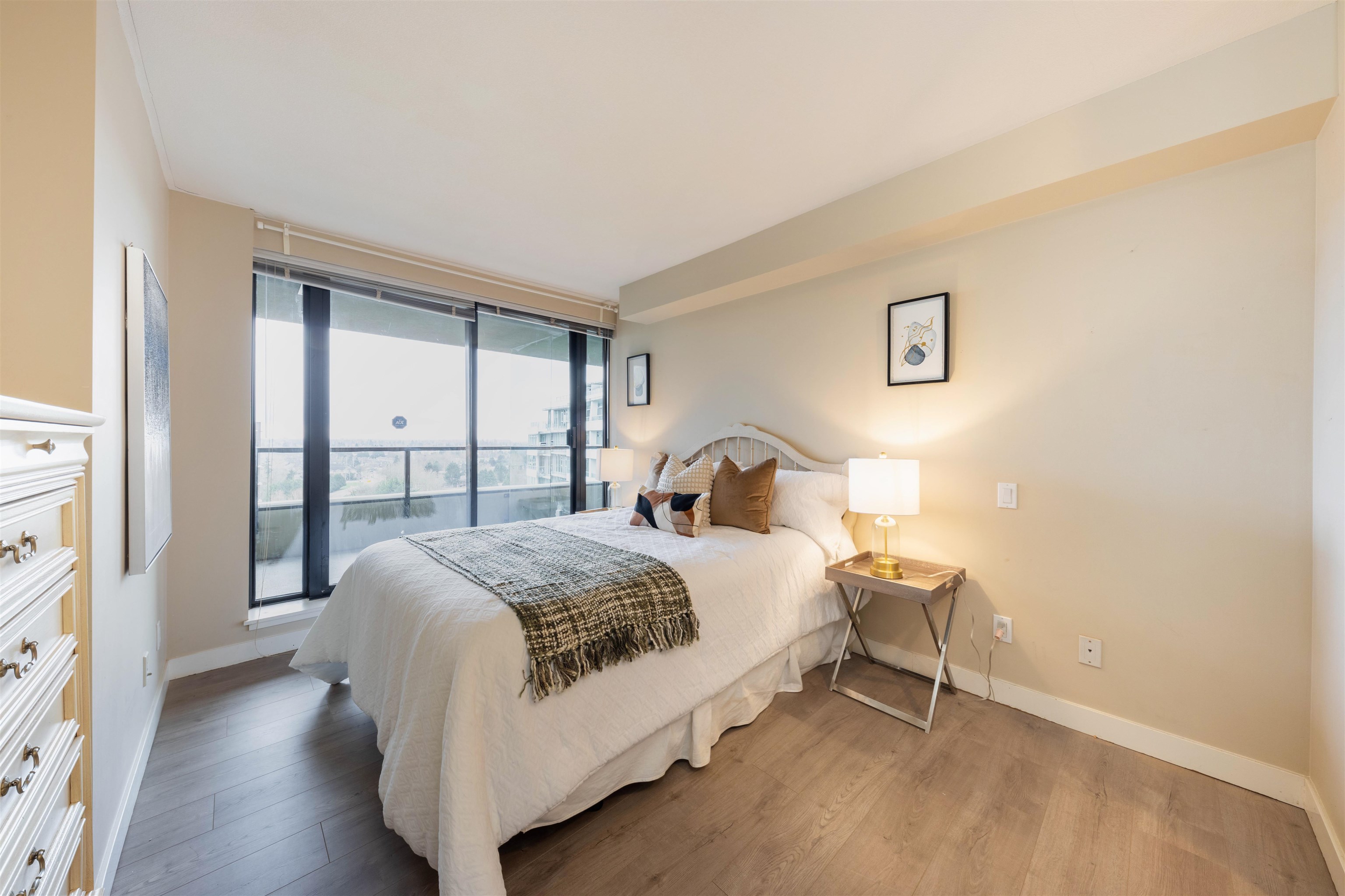 1701 - 9188 Hemlock Drive, Condo with 3 bedrooms, 2 bathrooms and 2 parking in Richmond BC | Image 12