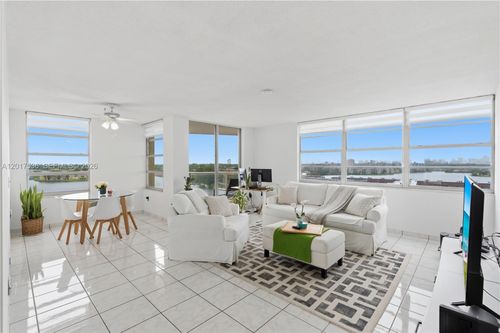 806e-1351 Ne Miami Gardens Dr, Miami, FL, 33179-4781 | Card Image