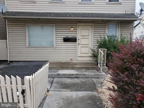 105 S Railroad Ave, NEW HOLLAND, PA, 17557-1730 | Card Image