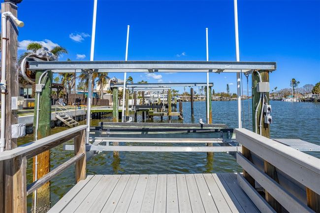 513 S Bayshore Dr, House other with 2 bedrooms, 2 bathrooms and null parking in MADEIRA BEACH FL | Image 14