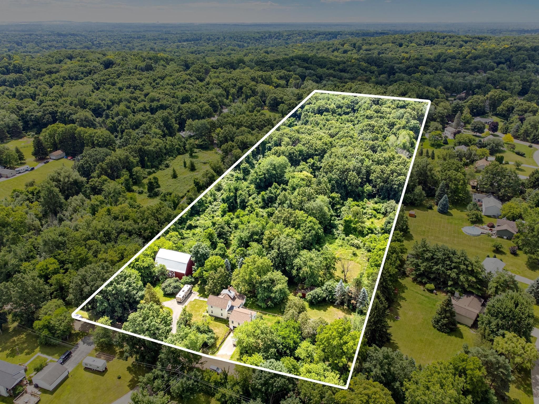 Whipple Lake Rd, Clarkston, MI 48348