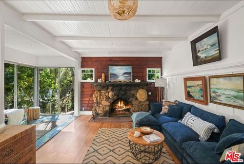 860 Old Topanga Canyon Rd, Topanga, CA, 90290-3818 | Card Image