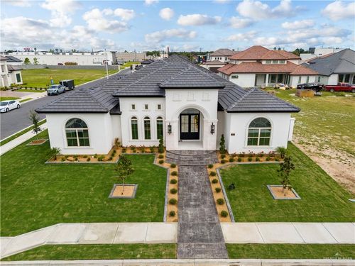 1800 S Queen St, Edinburg, TX, 78539-2527 | Card Image