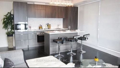 3909-21 Widmer Street, Toronto, ON, M5V0B8 | Card Image