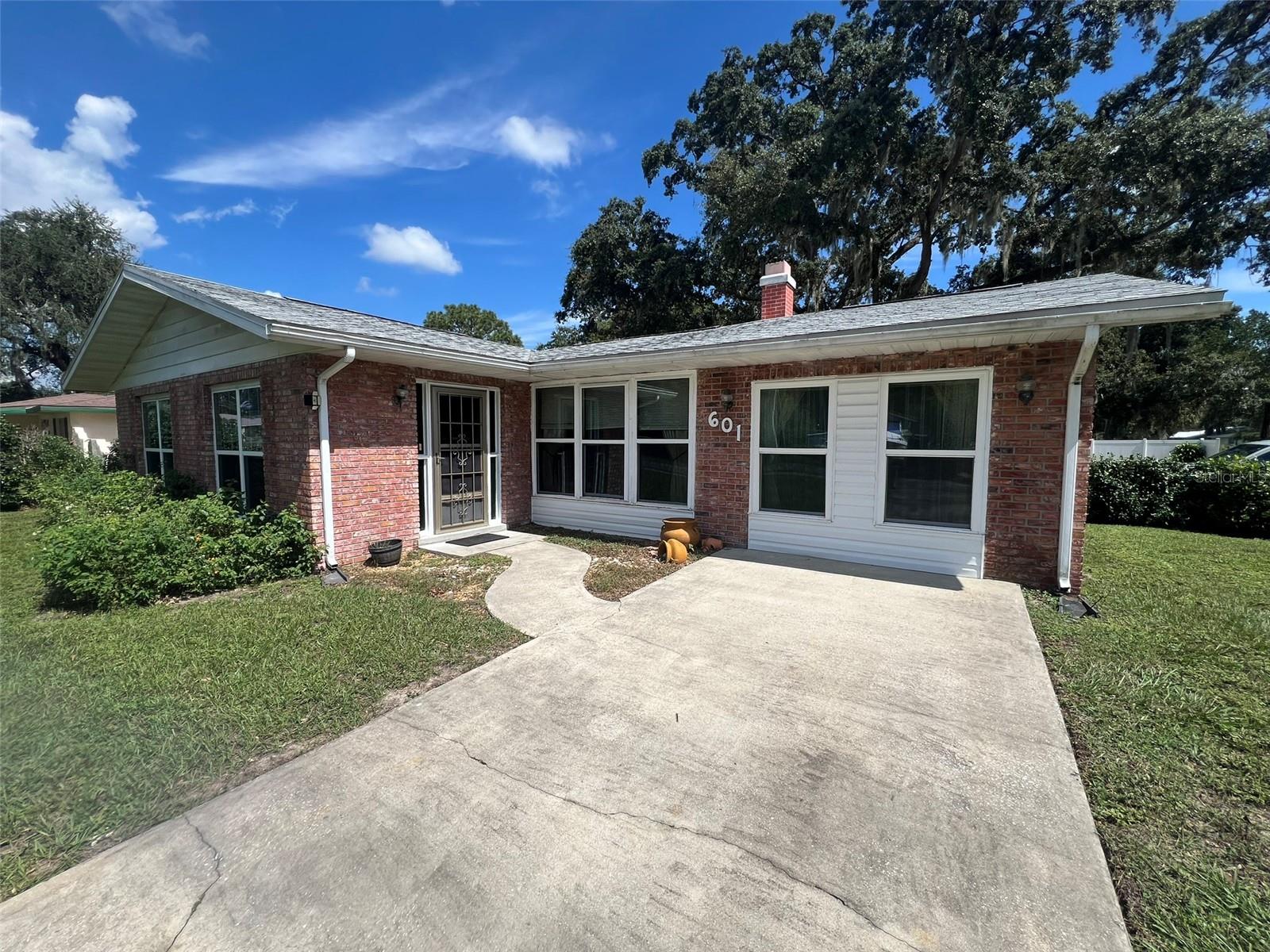 College Ave, Fruitland Park, FL 34731