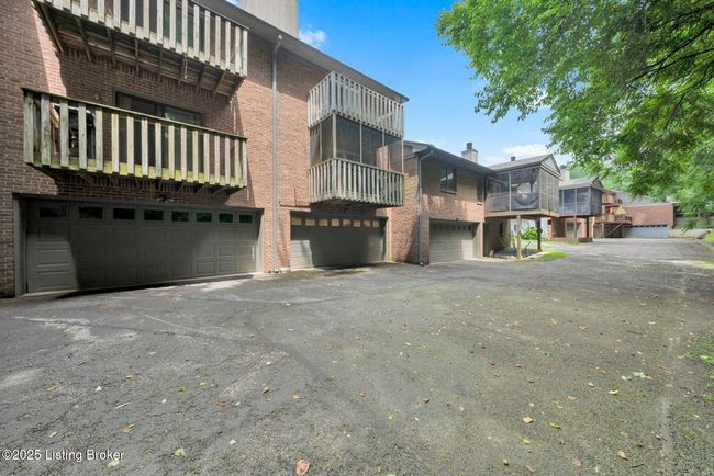 5503 Forest Lake Dr, Condo with 2 bedrooms, 3 bathrooms and null parking in Prospect KY | Image 43