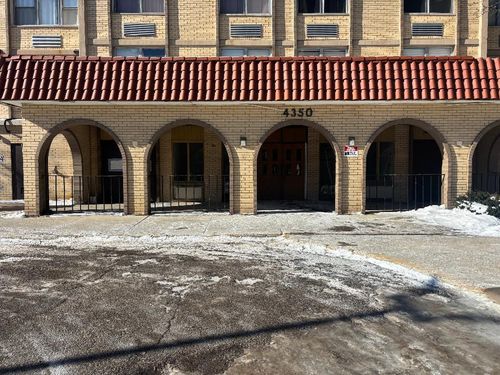 b1104-4350 Ford City Dr, Chicago, IL, 60652-1652 | Card Image