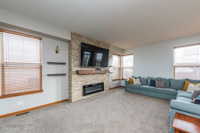 39251 Crofton Ln, House other with 4 bedrooms, 4 bathrooms and 2 parking in Beach Park IL | Image 16