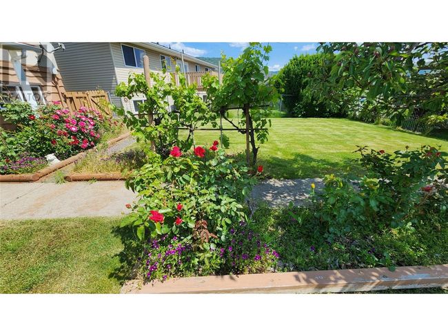 3900 Woodland Dr, House other with 3 bedrooms, 3 bathrooms and 3 parking in Trail BC | Image 39