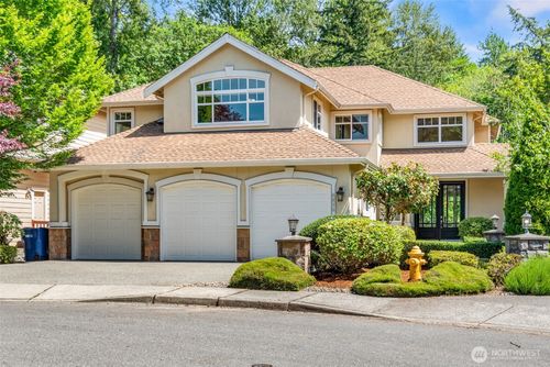 8816 140th Ave Se, Newcastle, WA, 98059-3489 | Card Image