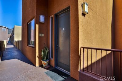 401 - S San Fernando Boulevard, Condo with 2 bedrooms, 1 bathrooms and 2 parking in Burbank CA | Image 3