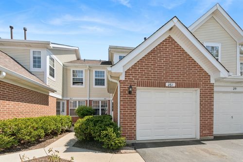 261 Ashbury Ln W, Roselle, IL, 60172-4707 | Card Image