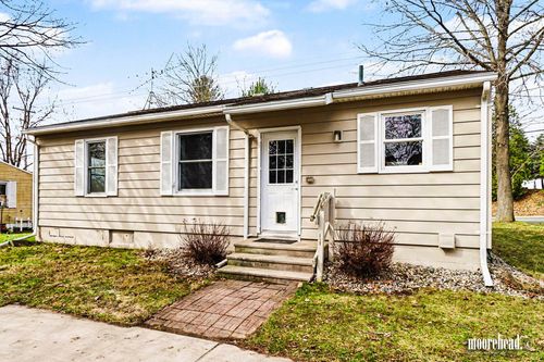 2424 Nichols Rd, Kalamazoo, MI, 49004-3204 | Card Image