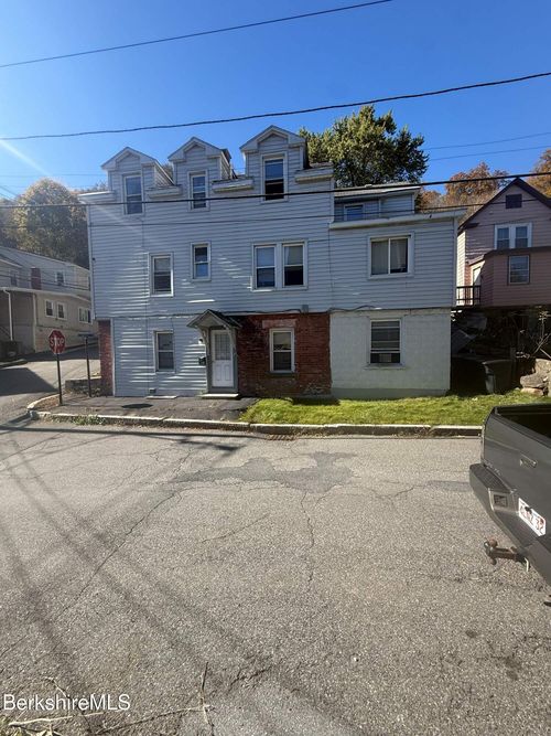 3-123 Francis St, North Adams, MA, 01247-3875 | Card Image